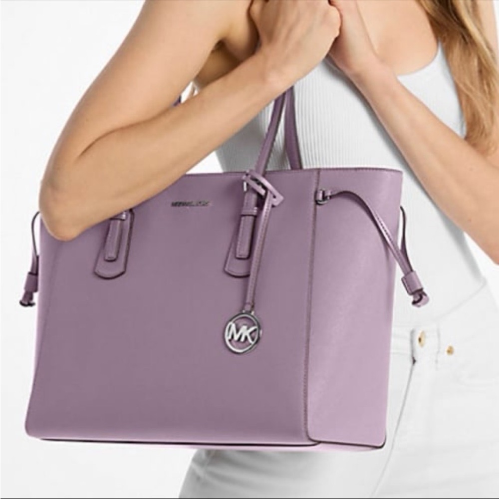 MICHAEL KORS Voyager Large
Saffiano Leather Shoulder Tote Bag Lilac - Picture 4 of 12
